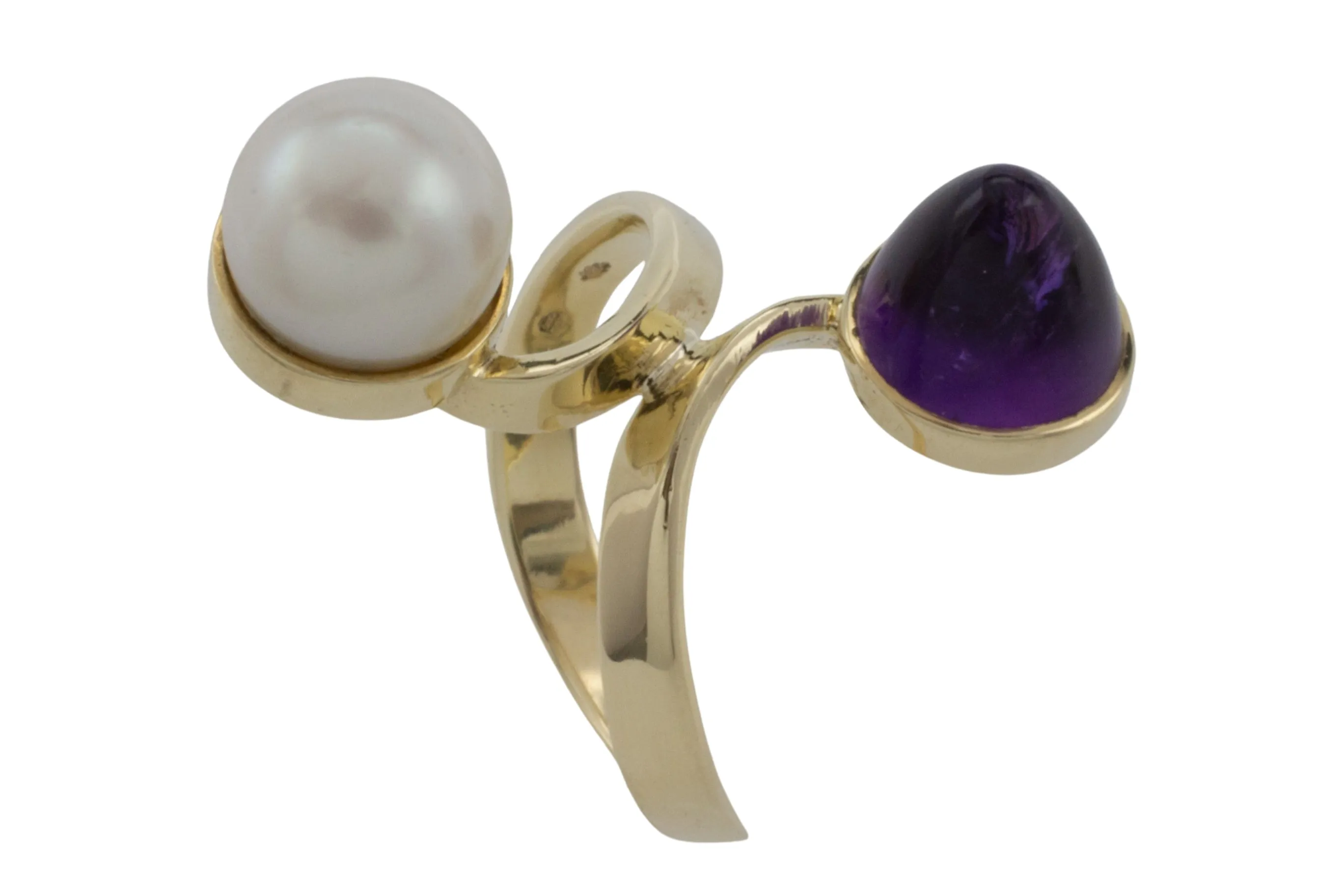 Amethyst and pearl Toi et Moi ring