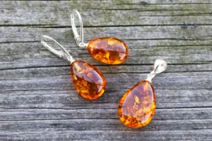 Baltic Amber Jewelry Set Honey Drop Earrings and Pendant Sparkling 7.2 gram