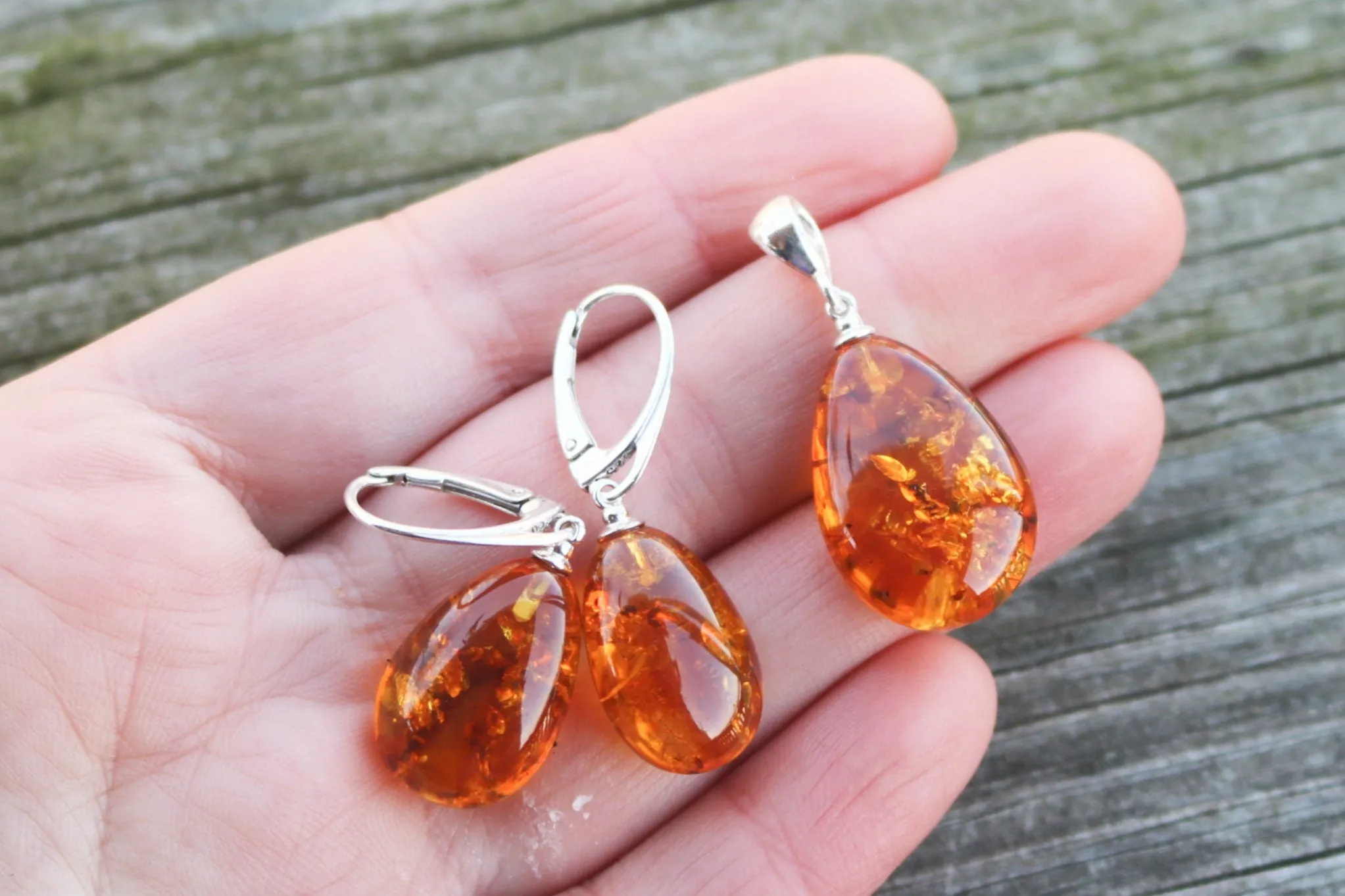 Baltic Amber Jewelry Set Honey Drop Earrings and Pendant Sparkling 7.2 gram