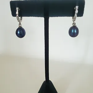 Chiquita Azul Pearl Dazzling Drop Earrings