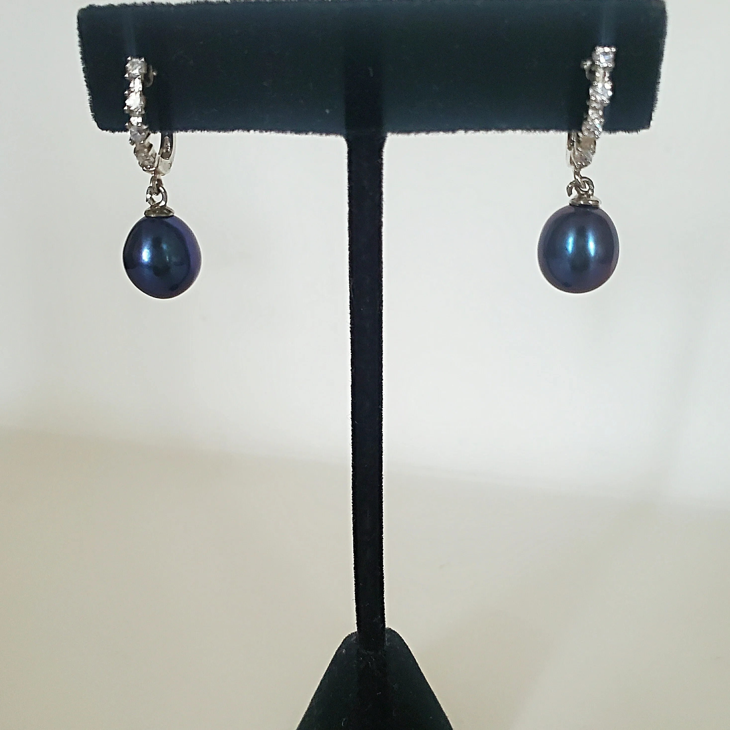 Chiquita Azul Pearl Dazzling Drop Earrings