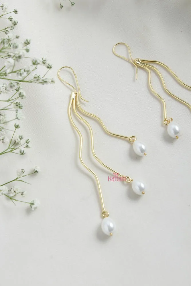 Contemporary Drop Pearl Hook Earring