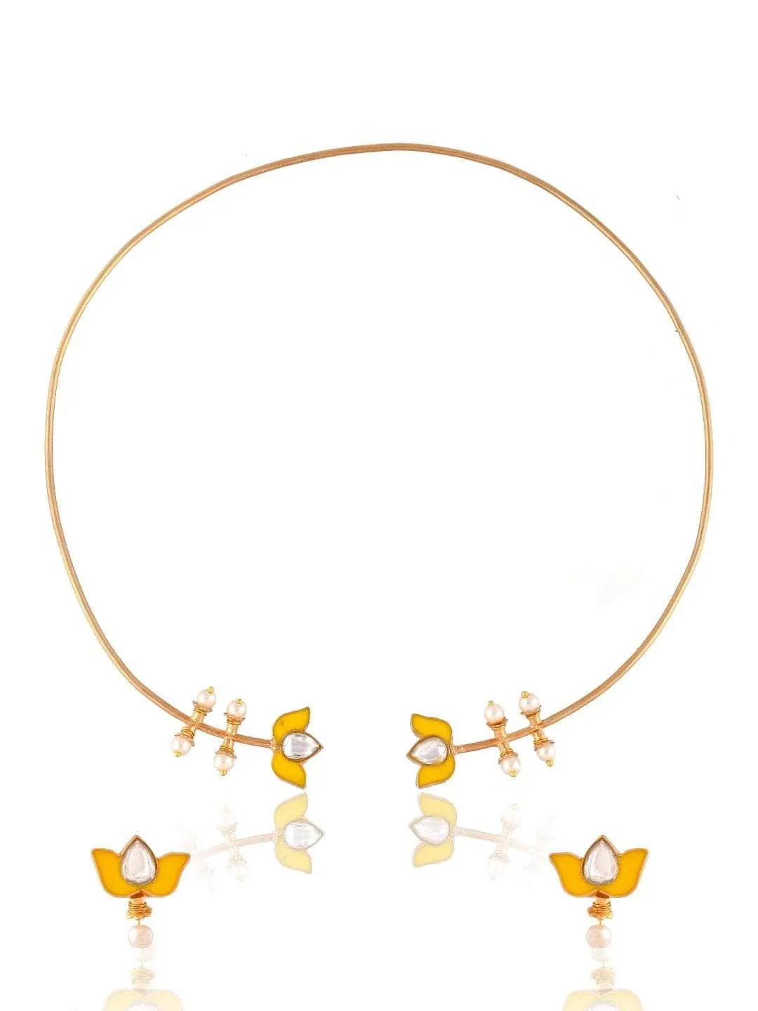 Lotus Motif Open Type Necklace Yellow