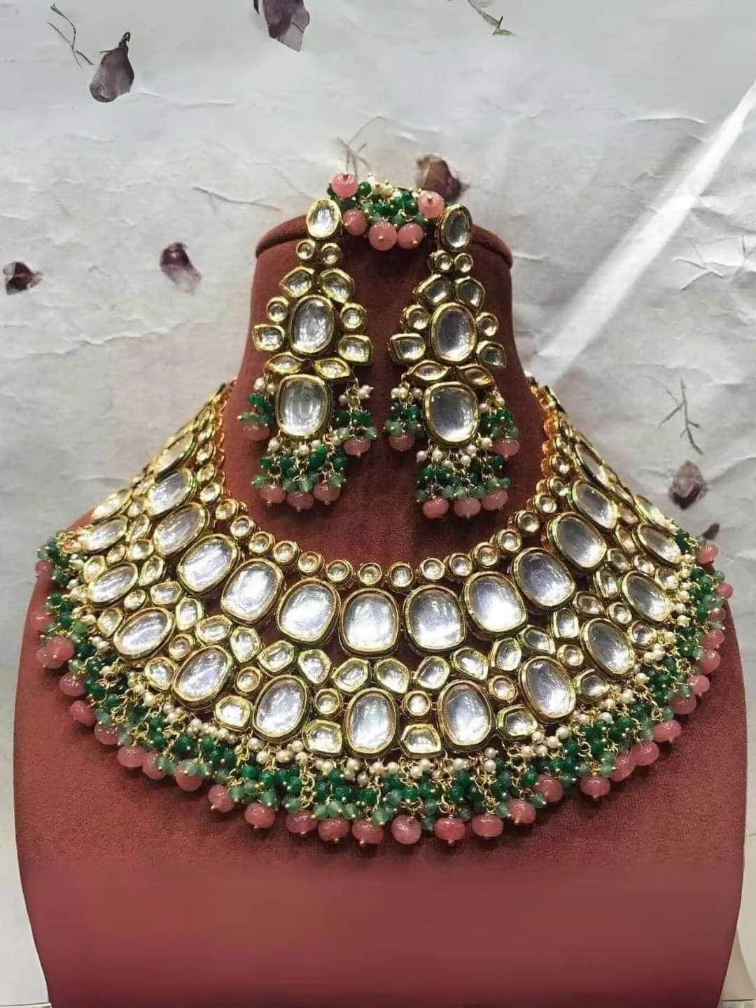 Marvelous Maharani Kundan Choker Set