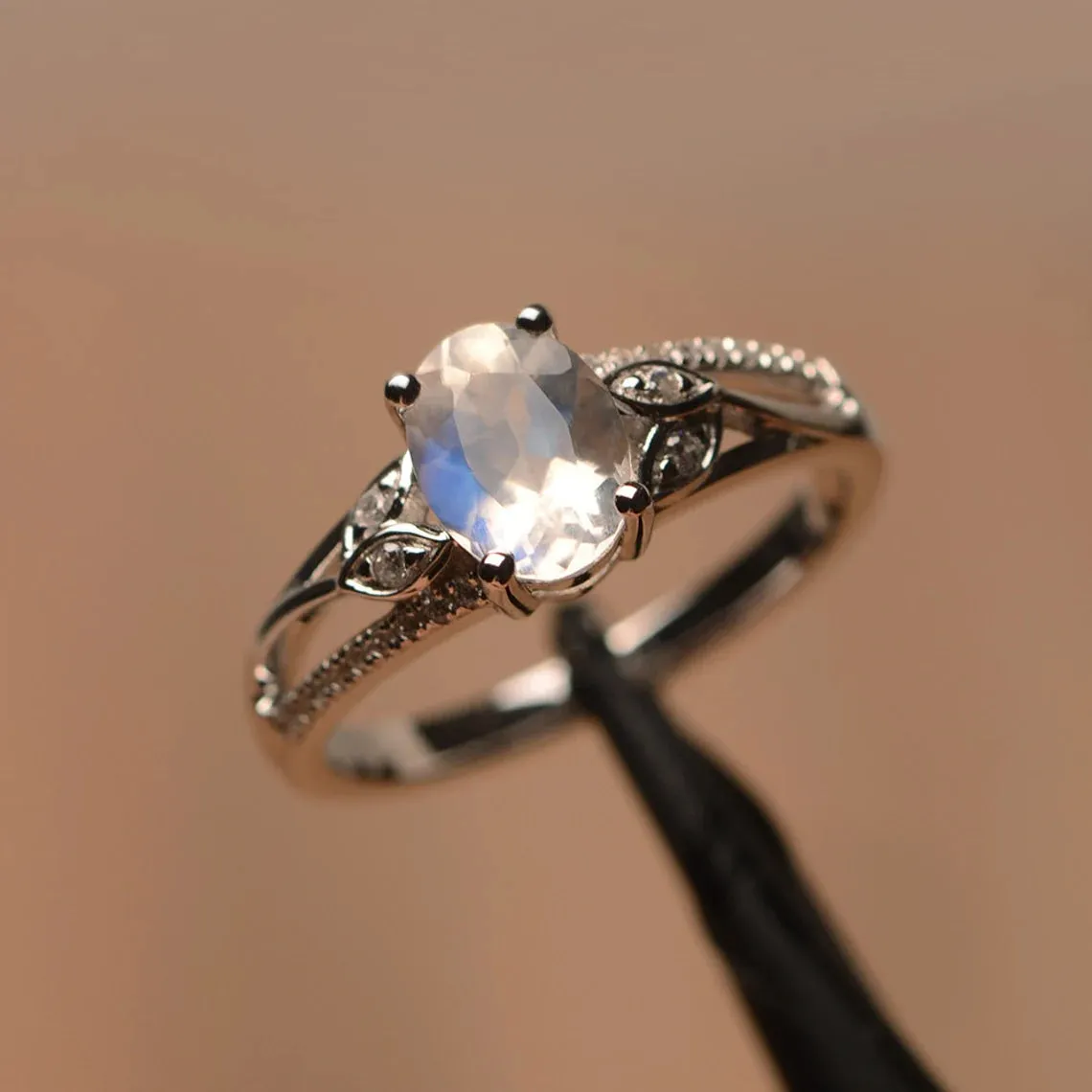 Natural Oval Cut Rainbow Moonstone Vintage Wedding Ring - 925 Sterling Silver Ring