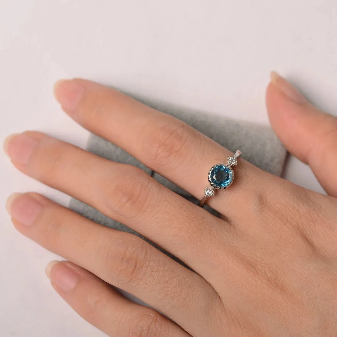 Natural Round Cut Swiss Blue Topaz Ring - 925 Sterling Silver Ring