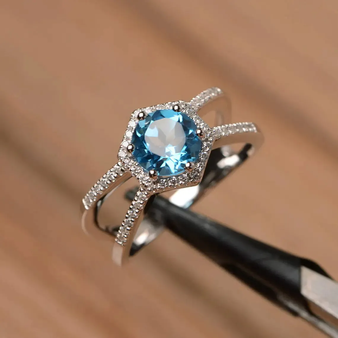 Natural Round Cut Swiss Blue Topaz Wedding Ring - 925 Sterling Silver Ring