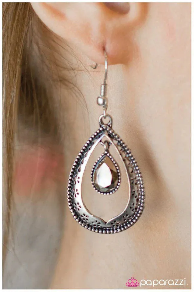 Paparazzi Earring ~ Red Carpet Ready - Silver