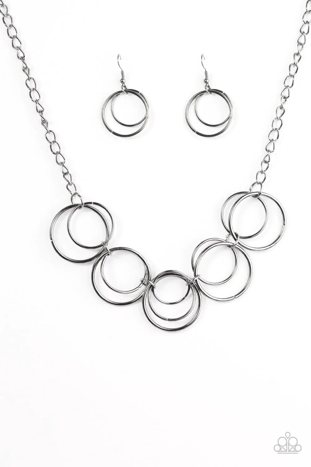 Paparazzi Necklace ~ CIRCLE du Soleil - Black