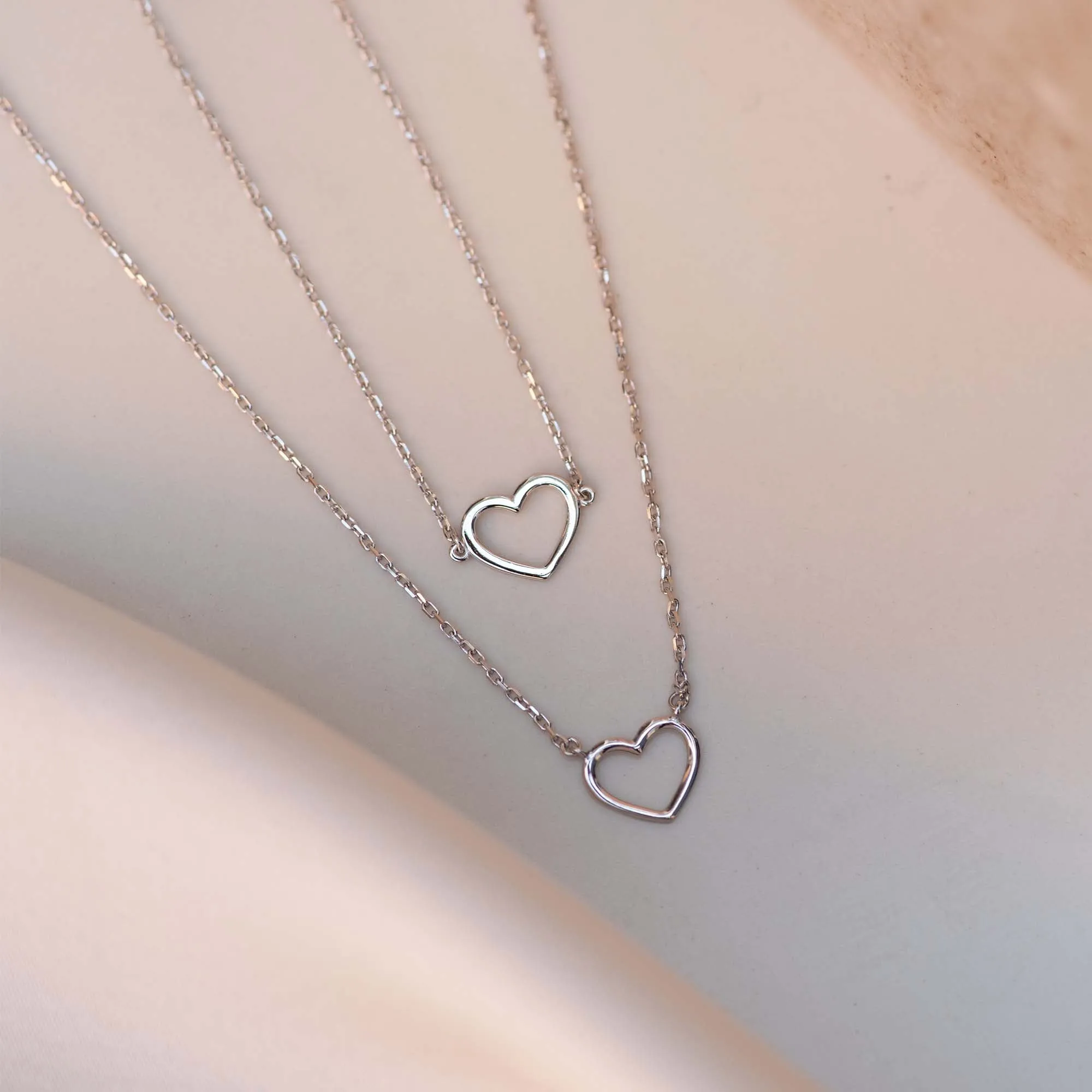 Saint Germain Amore 14 karat white gold necklace with heart