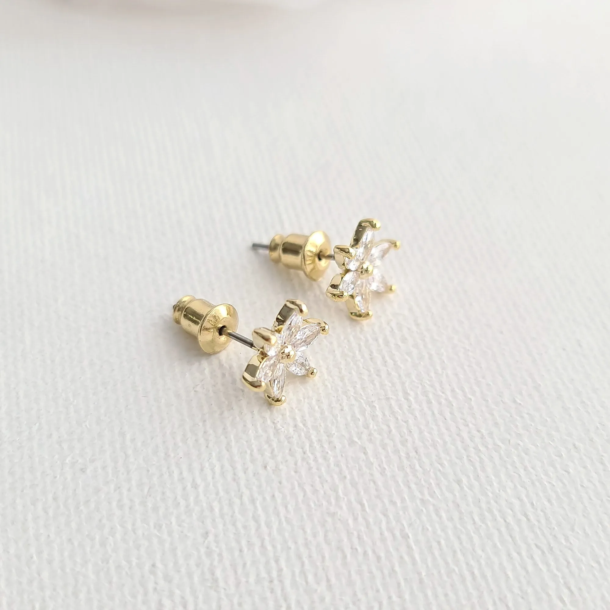 Sparkling Flower Stud Earrings-Trisha