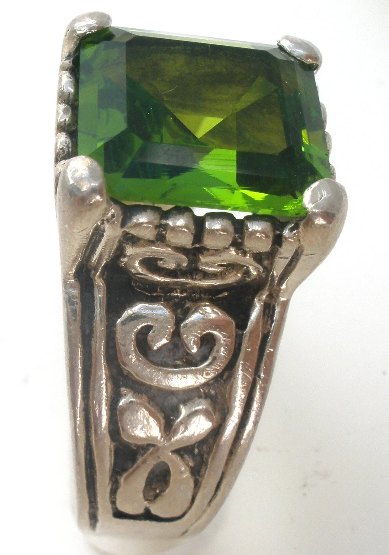 Sterling Silver Green Peridot Ring Size 9