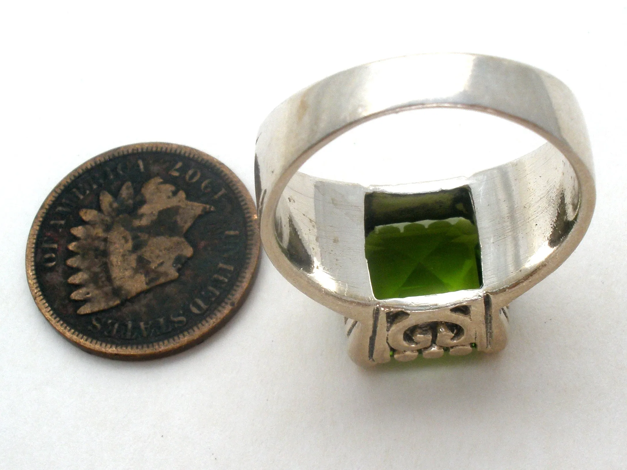 Sterling Silver Green Peridot Ring Size 9