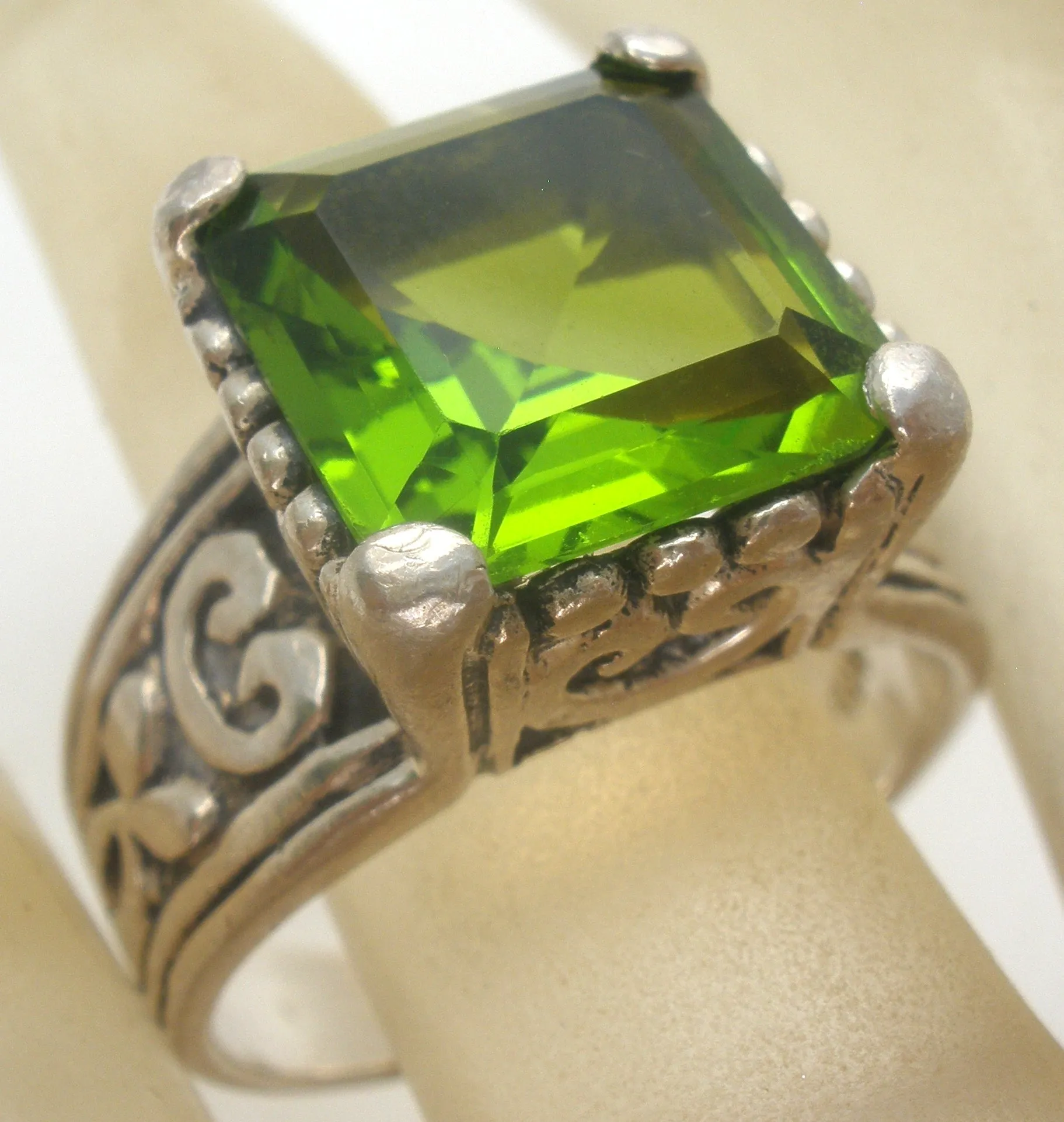 Sterling Silver Green Peridot Ring Size 9